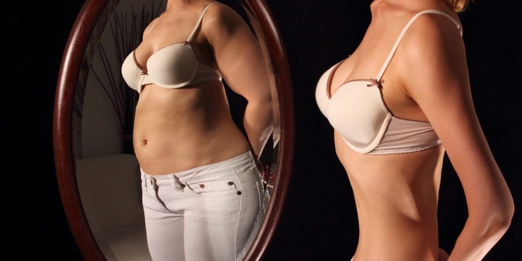 DE CE NEVOIA DE FRUMUSETE